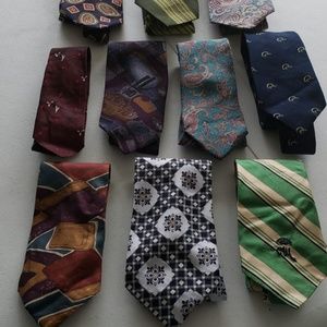 Mix brand ties
10 ties
